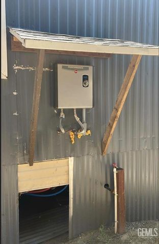 216 Pico Street, Taft, CA 93268