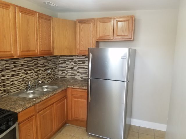 331 W 76th Street, Chicago, IL 60620