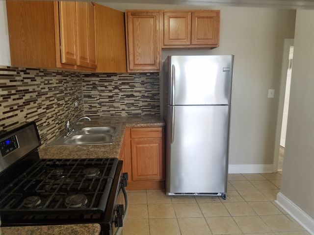 331 W 76th Street, Chicago, IL 60620