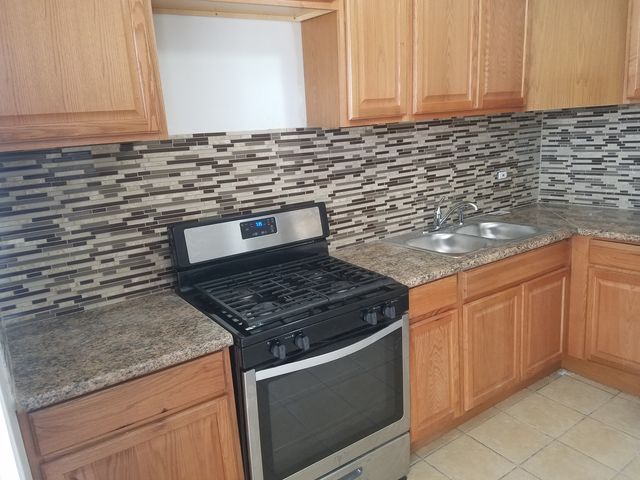 331 W 76th Street, Chicago, IL 60620