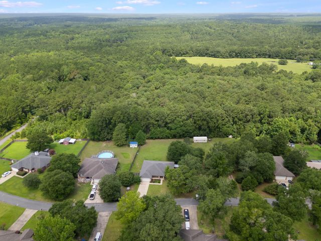 48 S Pleasant Drive, Defuniak Springs, FL 32435