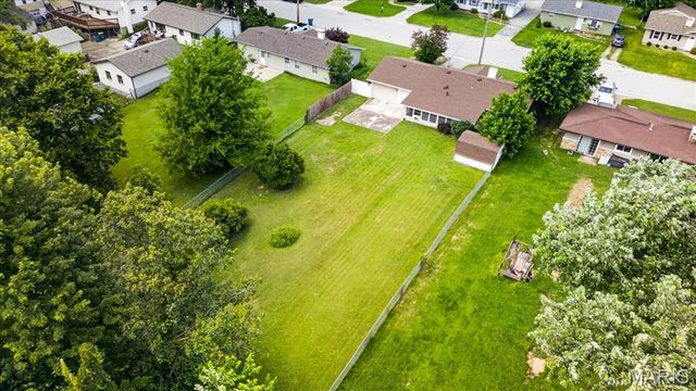 1448 Ladd Avenue, Edwardsville, IL 62025