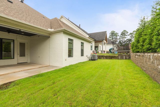 24 Waterside Drive, Little Rock, AR 72223