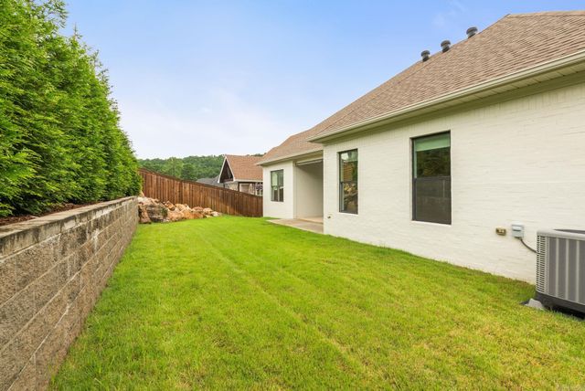 24 Waterside Drive, Little Rock, AR 72223
