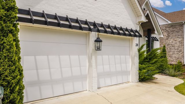 24 Waterside Drive, Little Rock, AR 72223