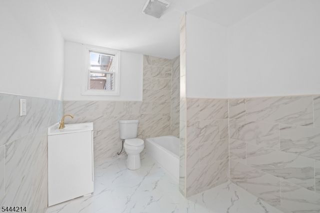 80 Wayne Ave, Paterson City, NJ 07522