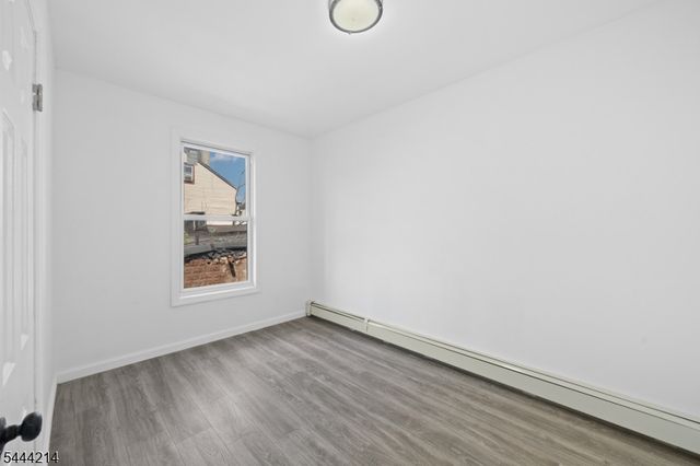 80 Wayne Ave, Paterson City, NJ 07522