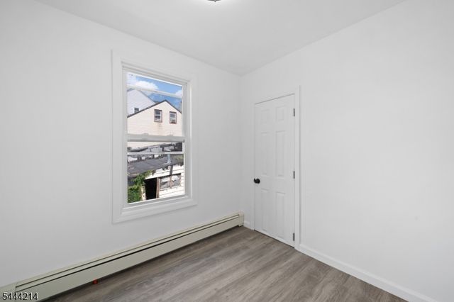 80 Wayne Ave, Paterson City, NJ 07522
