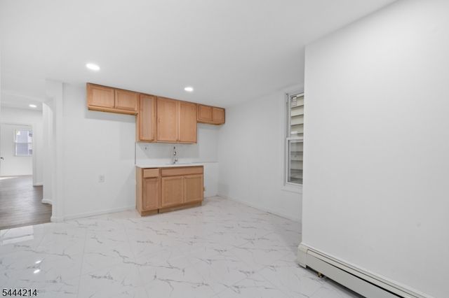 80 Wayne Ave, Paterson City, NJ 07522