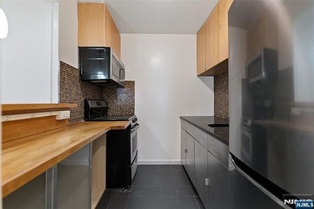 7117 Park Avenue A4, North Bergen, NJ 07047