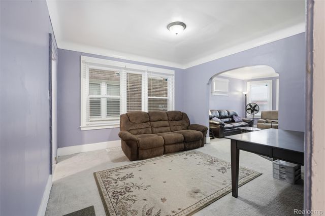 5145 Iroquois Street, Detroit, MI 48213