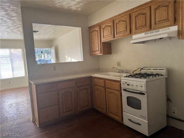 3942 Palos Verdes Street, Las Vegas, NV 89119