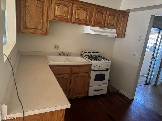 3942 Palos Verdes Street, Las Vegas, NV 89119