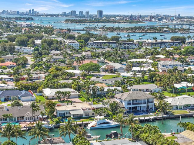 1210 Bimini Lane, Singer Island, FL 33404