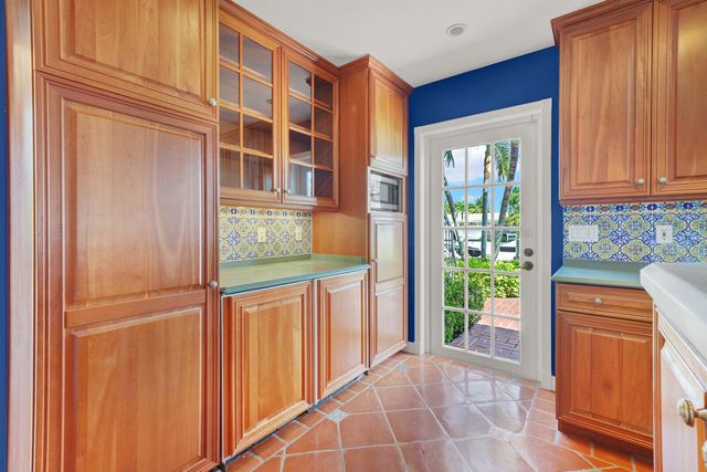 1210 Bimini Lane, Singer Island, FL 33404