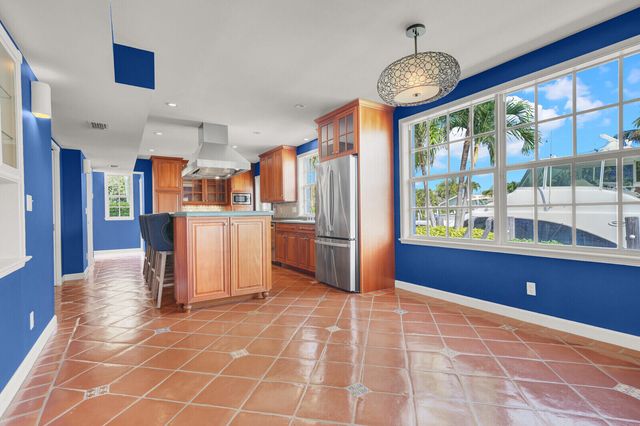 1210 Bimini Lane, Singer Island, FL 33404