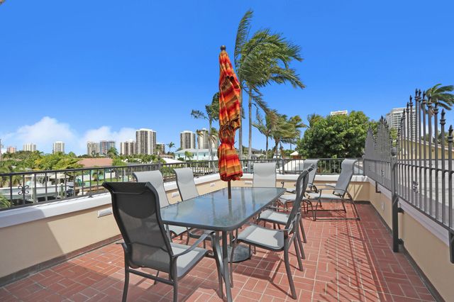1210 Bimini Lane, Singer Island, FL 33404