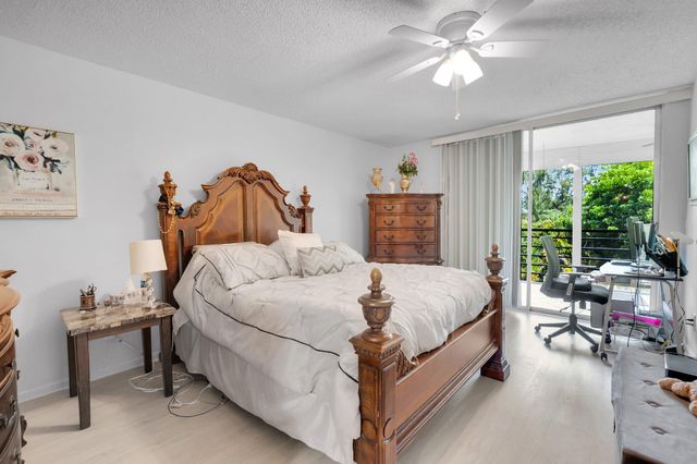 23247 N Barwood Ln Lane N 305, Boca Raton, FL 33428