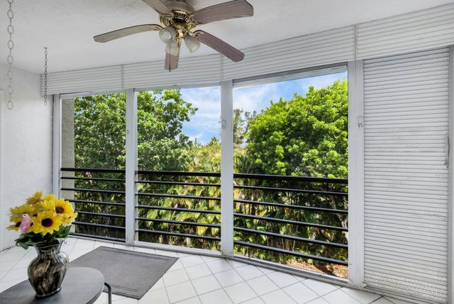 23247 N Barwood Ln Lane N 305, Boca Raton, FL 33428