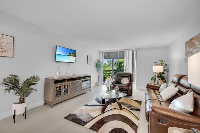 23247 N Barwood Ln Lane N 305, Boca Raton, FL 33428