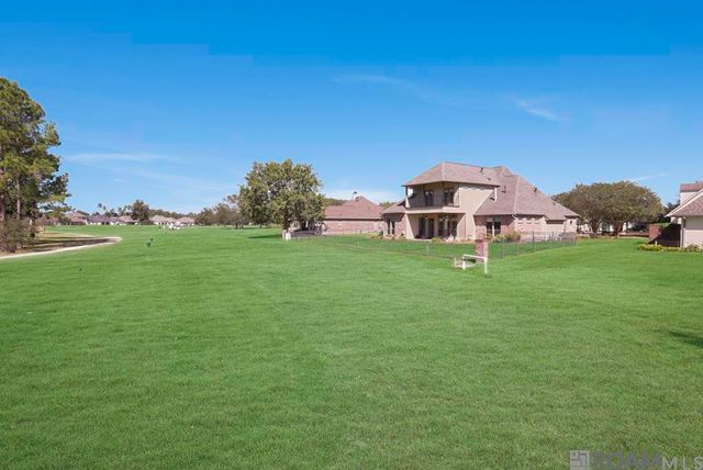 40174 Dove Estates Ct, Gonzales, LA 70737