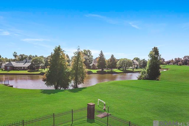 40174 Dove Estates Ct, Gonzales, LA 70737