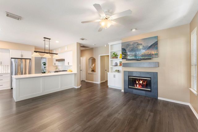 126 Wisteria Walk Circle, The Woodlands, TX 77381