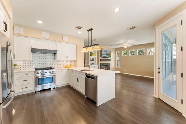 126 Wisteria Walk Circle, The Woodlands, TX 77381