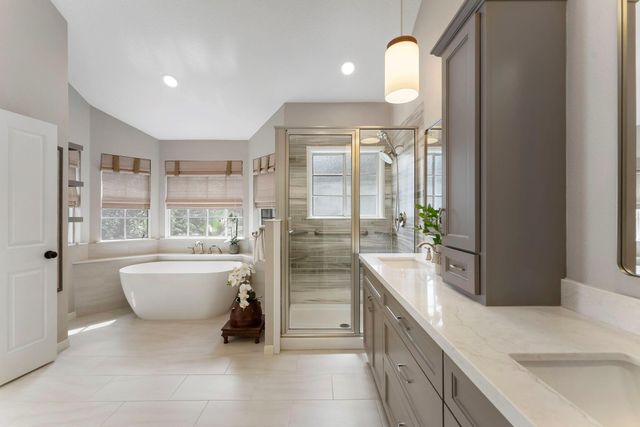 126 Wisteria Walk Circle, The Woodlands, TX 77381