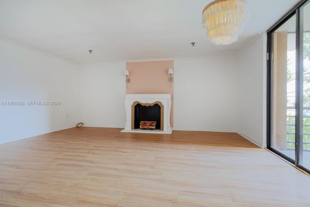 665 NE 195th St 222, Miami, FL 33179