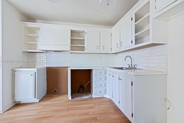 665 NE 195th St 222, Miami, FL 33179