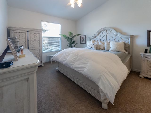 337 Village Drive, Dinuba, CA 93618