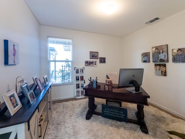 337 Village Drive, Dinuba, CA 93618