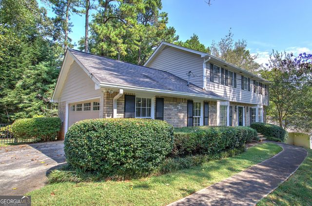 2747 Pinestream Drive NE, Marietta, GA 30068