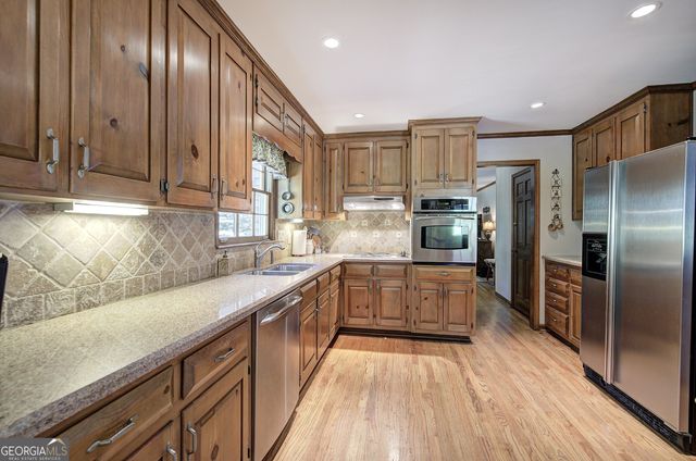 2747 Pinestream Drive NE, Marietta, GA 30068