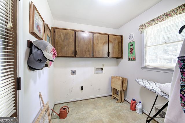 2747 Pinestream Drive NE, Marietta, GA 30068