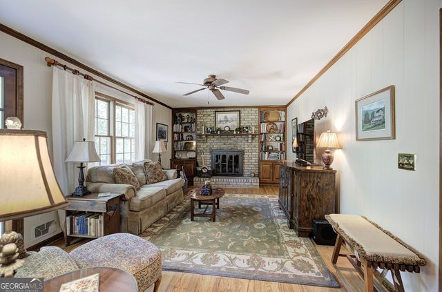 2747 Pinestream Drive NE, Marietta, GA 30068