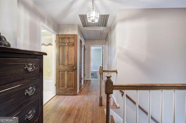 2747 Pinestream Drive NE, Marietta, GA 30068