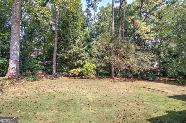 2747 Pinestream Drive NE, Marietta, GA 30068