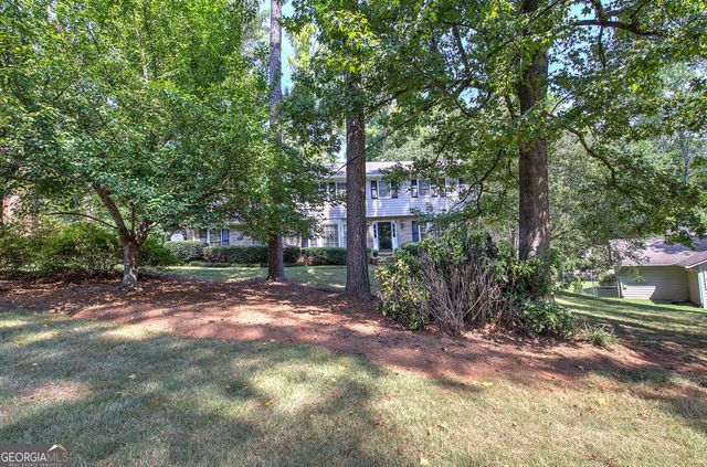 2747 Pinestream Drive NE, Marietta, GA 30068