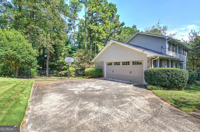 2747 Pinestream Drive NE, Marietta, GA 30068