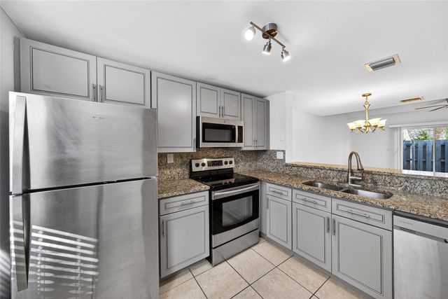 1921 NE 15th Avenue, Fort Lauderdale, FL 33305