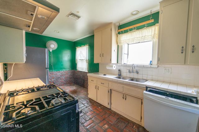7435 Corbin Avenue, Winnetka, CA 91306