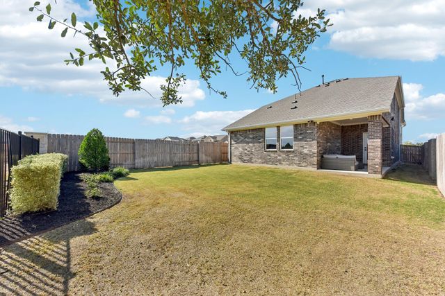 309 Possumhaw LN, San Marcos, TX 78666