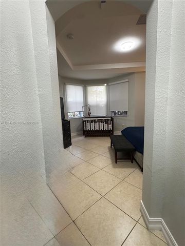 11177 NW 79th Ln, Doral, FL 33178