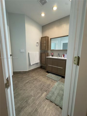 11177 NW 79th Ln, Doral, FL 33178