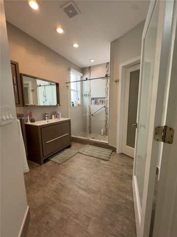 11177 NW 79th Ln, Doral, FL 33178