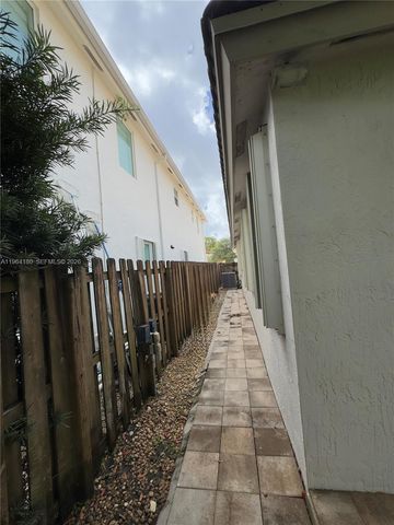 11177 NW 79th Ln, Doral, FL 33178