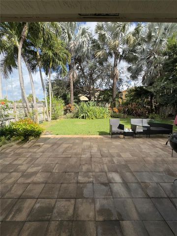 11177 NW 79th Ln, Doral, FL 33178