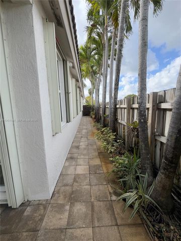 11177 NW 79th Ln, Doral, FL 33178